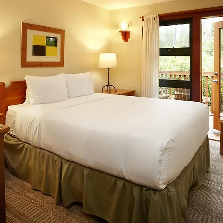 Middle Beach Lodge-2