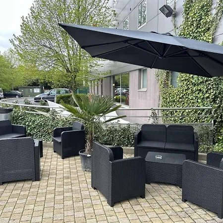 Standing Hotel Suites By Actisource-3