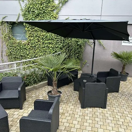 Standing Hotel Suites By Actisource-2