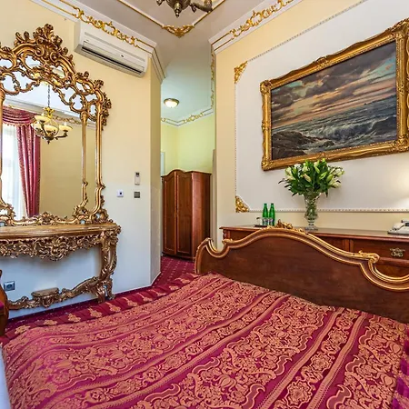 Hotel General Old Town Prague-2
