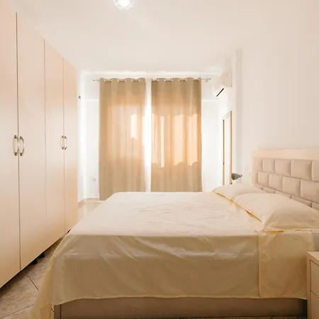 Rs Place 1-Bedroom Apartment-2