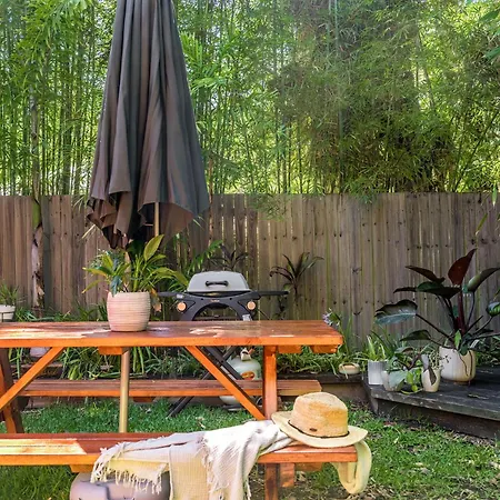 Light Filled Modern Specious Home, Pet Friendly In A Beautiful Area Of Byron Bay, Short Stroll To Town-3
