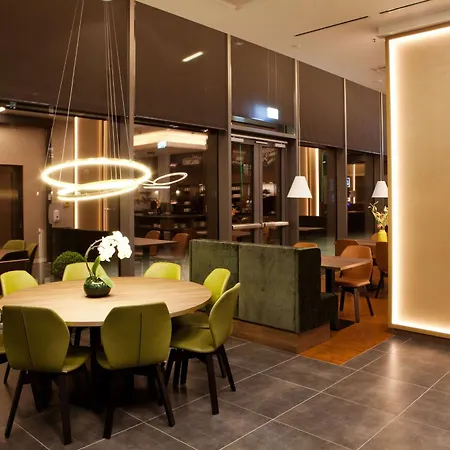 Hampton By Hilton Munich City Center East-3