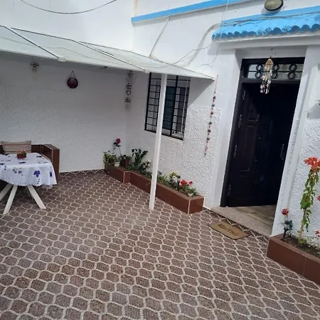 Lovely House With Garden-2