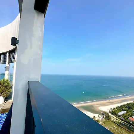 Luxury Apt Opposite Mykhe Beach Da Nang-2