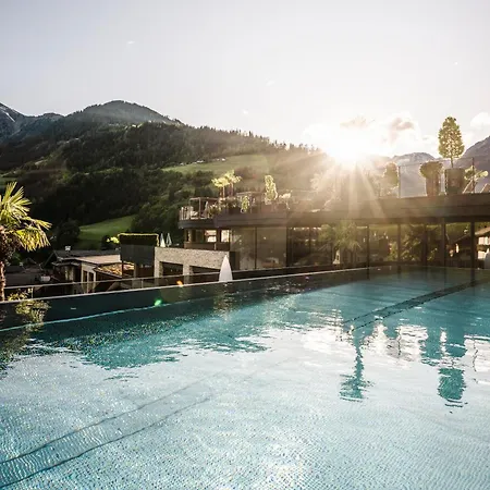 Stroblhof Active Family Spa Resort-2