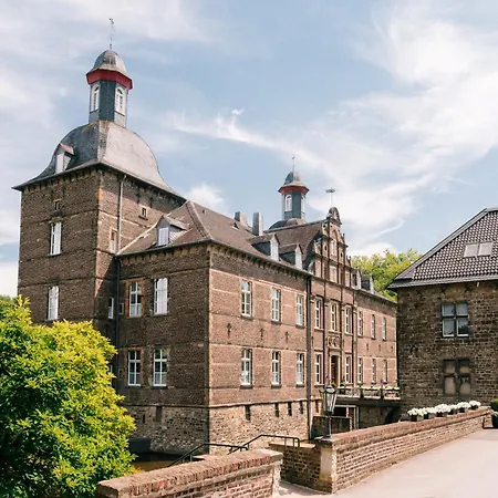Schlosshotel Hugenpoet-3