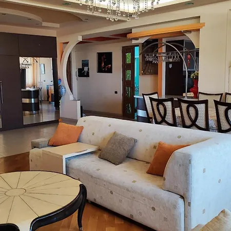 Luxury Apartment In The City Heart-2