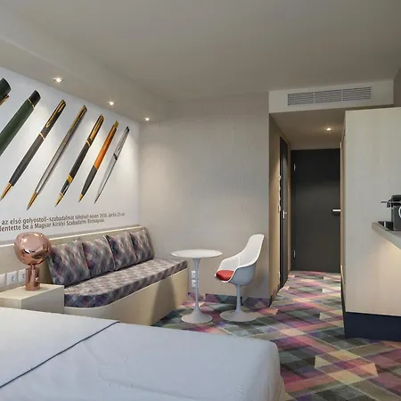Science Hotel-3