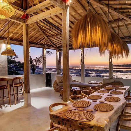Sunset House Ceningan, 10 Person Beachview Private Villa-2