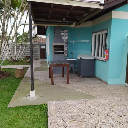 Casa De Praia Com Piscina Para 05 Pessoas-3