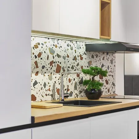 Modern Living Apts - Stylish City Center Studio-3