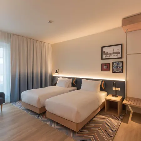 Hampton By Hilton Munich City North-3