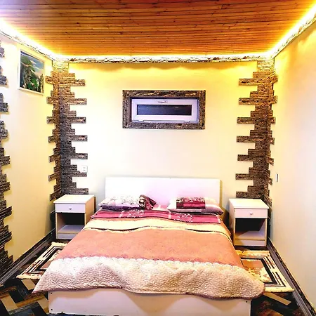 "Black Mountain" Guest House-2