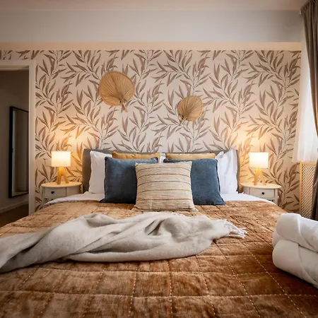 Boho Chic Escape - Hypercenter-2