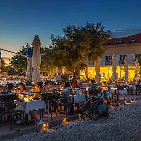 Hotel Dobrovit-3
