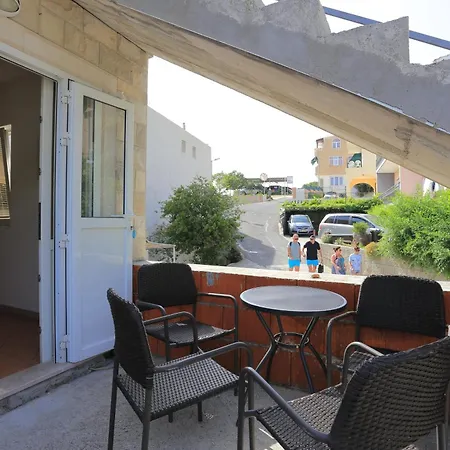 Apartments With Parking Space Brela, Makarska - 789-3