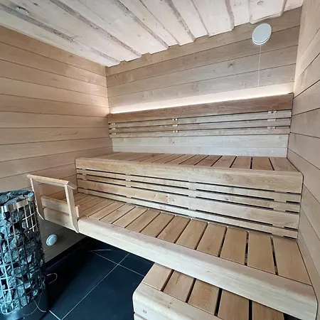 Lake Cottage With Sauna-3