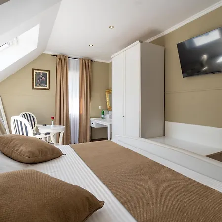 Jupa'S Hotel-2
