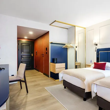 Hotel Golden Queen-3