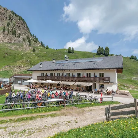 Mahlknechthuette Seiseralm-2