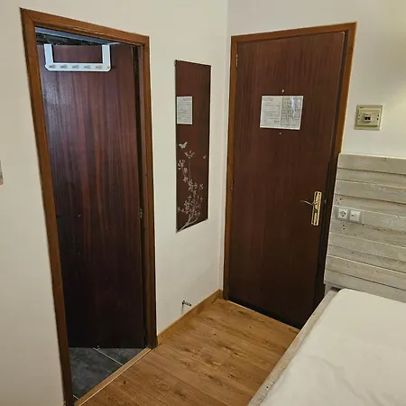 Seven Hostal-3
