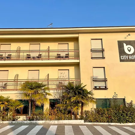 B City Hotel Bardolino-3
