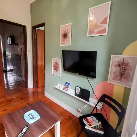 Tradicional Portuguese Apartment-3