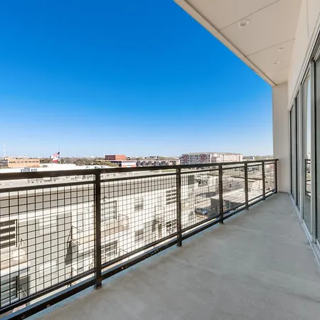 Snappy Loft Style 2Br I Gym I Parking I Workspace-3