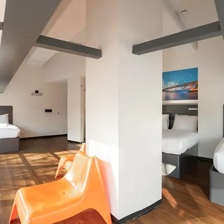Easyhotel Rotterdam City Centre-3