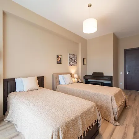 City View Apartment - 3 Bedrooms - Free Parking - Family Complex - 5 Min To Metro-2
