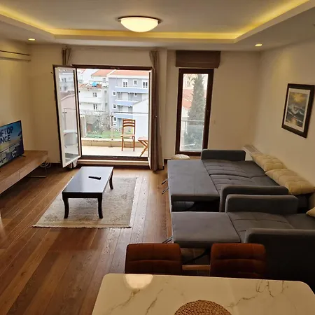 Skyaprt77M Jacuzzi-3