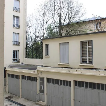 Spacious Family Nest Facing Square Des Epinette-3