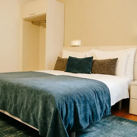 Vista Lakefront Boutique Hotel-3