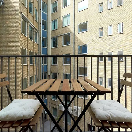 Large 4 Bedroom With Balcony & Bathtub In Cph City-3