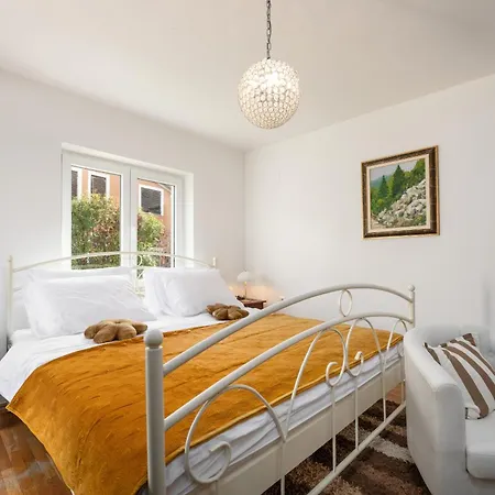 Villa Duga In Porec For 12 People With Sea View & Only 1,2 Km From Beach-2