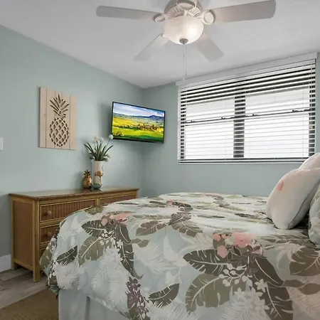Upscale Oceanfront Condo With Panoramic Views And Pool-2