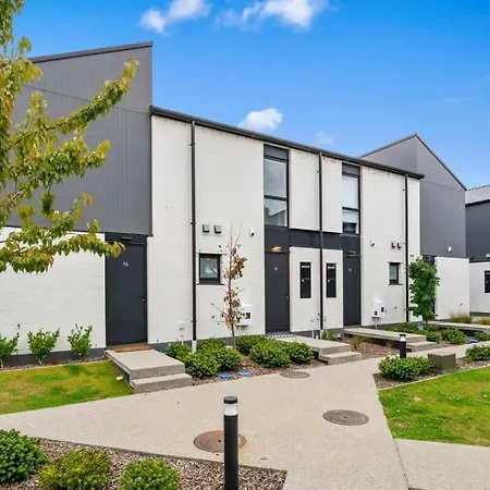 Wanaka Riverside Townhouse Retreat-2