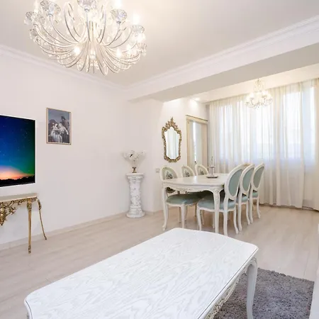 5A Beautiful Apartment In The Center Of The Capital Photo Original-3