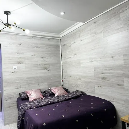 Prime Location Room-2