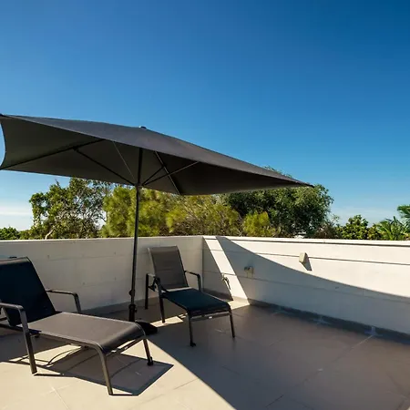 Headlands Hideaway - Pet Friendly Home At Moffs-3