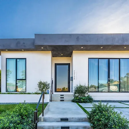 New Lavish Elegant 3BR Home in Mar Vista, Pet Friendly! 10min to Venice Beach!-3