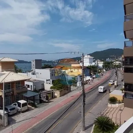 Apartamento No Centro De Bombinhas Com Vista Ao Mar - Ao Lado De Comercio Em Geral-2