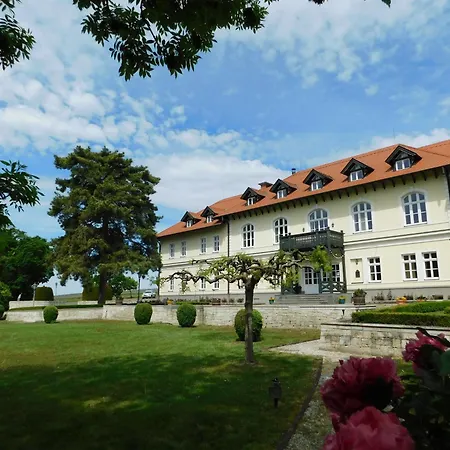 Castle Hotel Grof Degenfeld-3