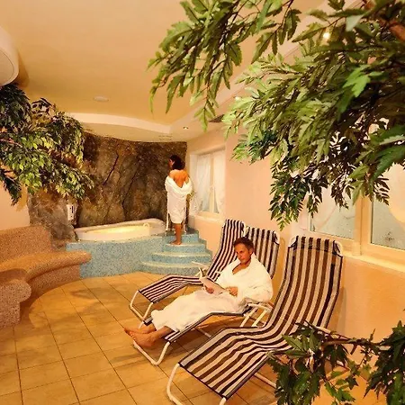 Hotel Tyrol-3
