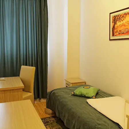 Garni Hotel Hamburg-3