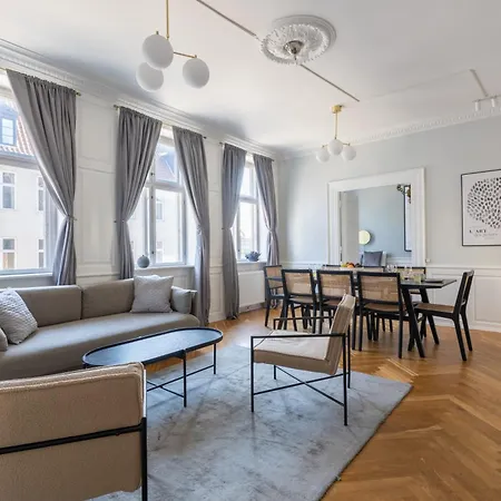 Large Apartment With Canal View In Central Cph City-3