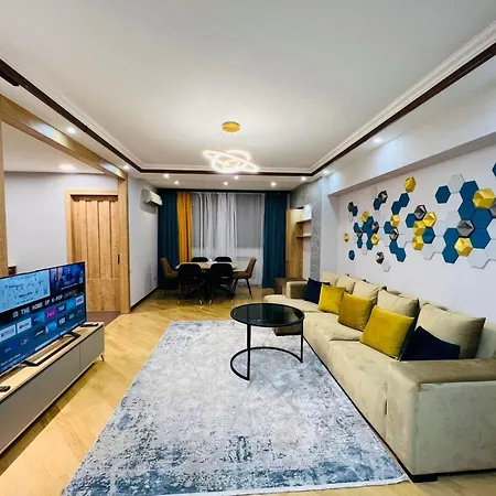 City Center Cozy 3Bedroom Apartment With Unique Design And Hot Tub , 2Bathroom, Middle Of Center, By Republic Square-3