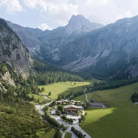 Gramai Alm Alpengenuss & Natur Spa-3