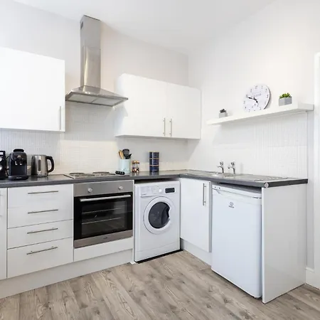 Host & Stay - Trafalgar Square Apartments-3